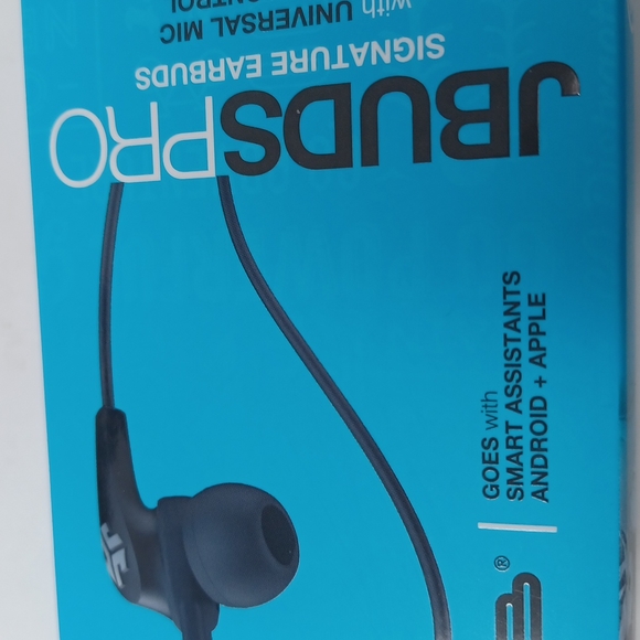 JBUDSPRO Signature Earbuds with Universal Mic - Picture 5 of 6